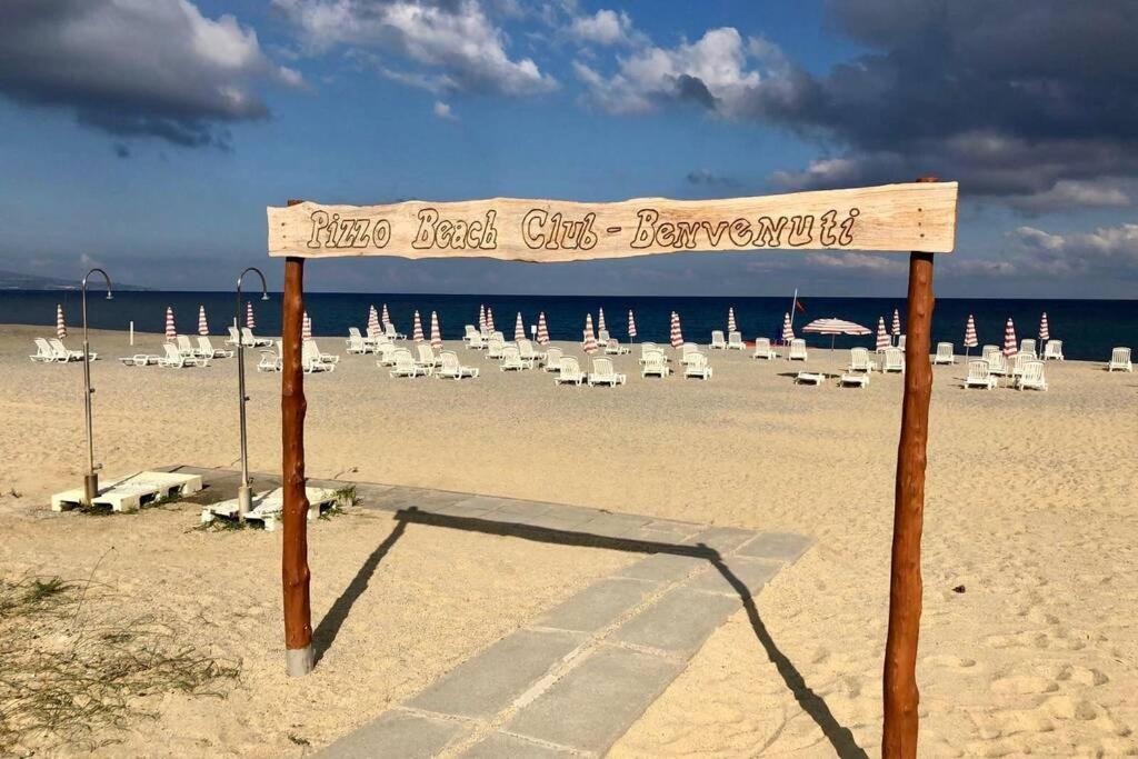 Pizzo Beach Club. One Bedroom Apt 13G Eksteriør bilde